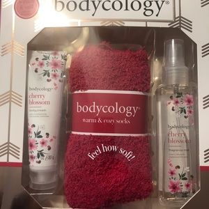 Bodycology lotion body spray set with socks